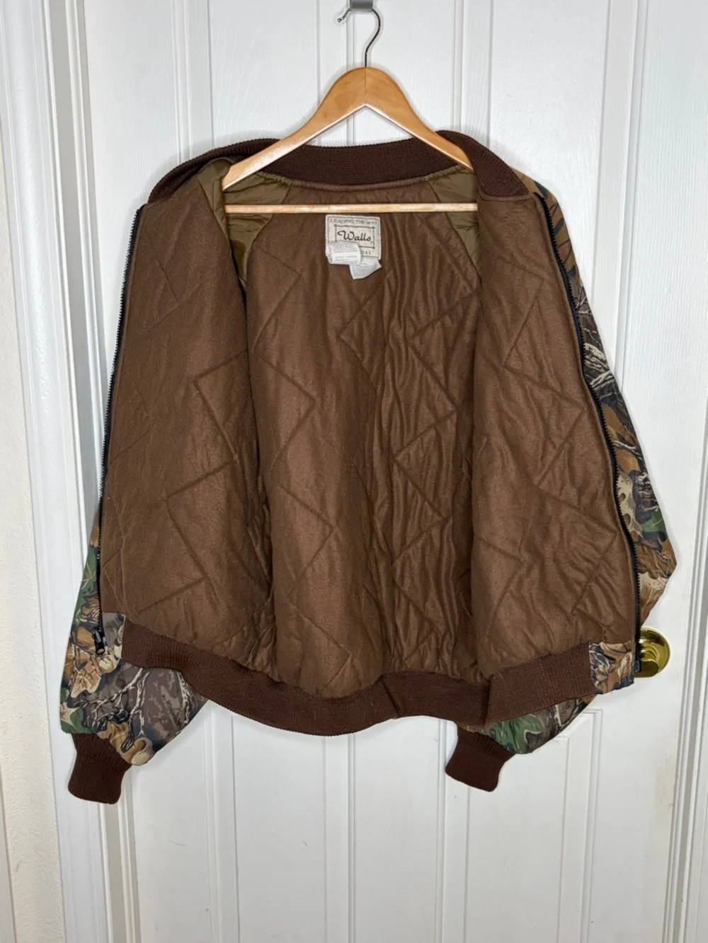 Walls Outdoors Camo Bomber Jacket XL USA Made Insulated Hunting RealTree Style - Picture 3 of 8
